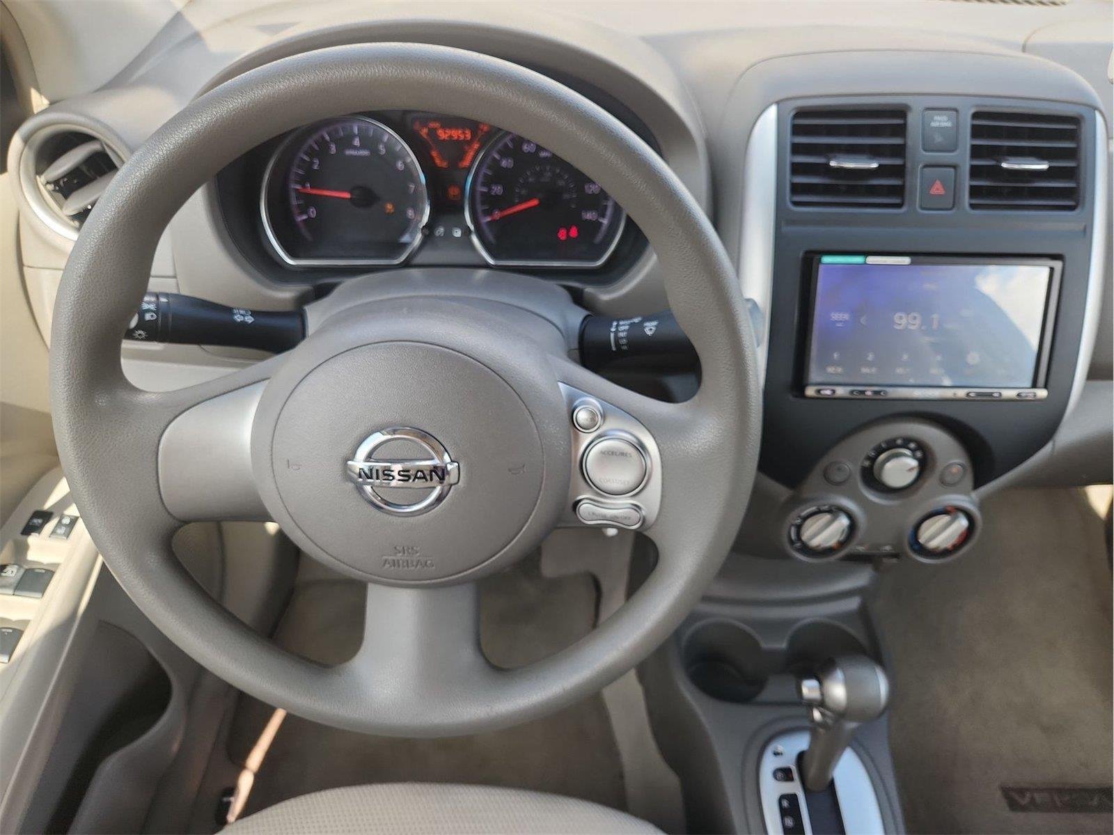 2014 Nissan Versa Sedan SV - Photo 11