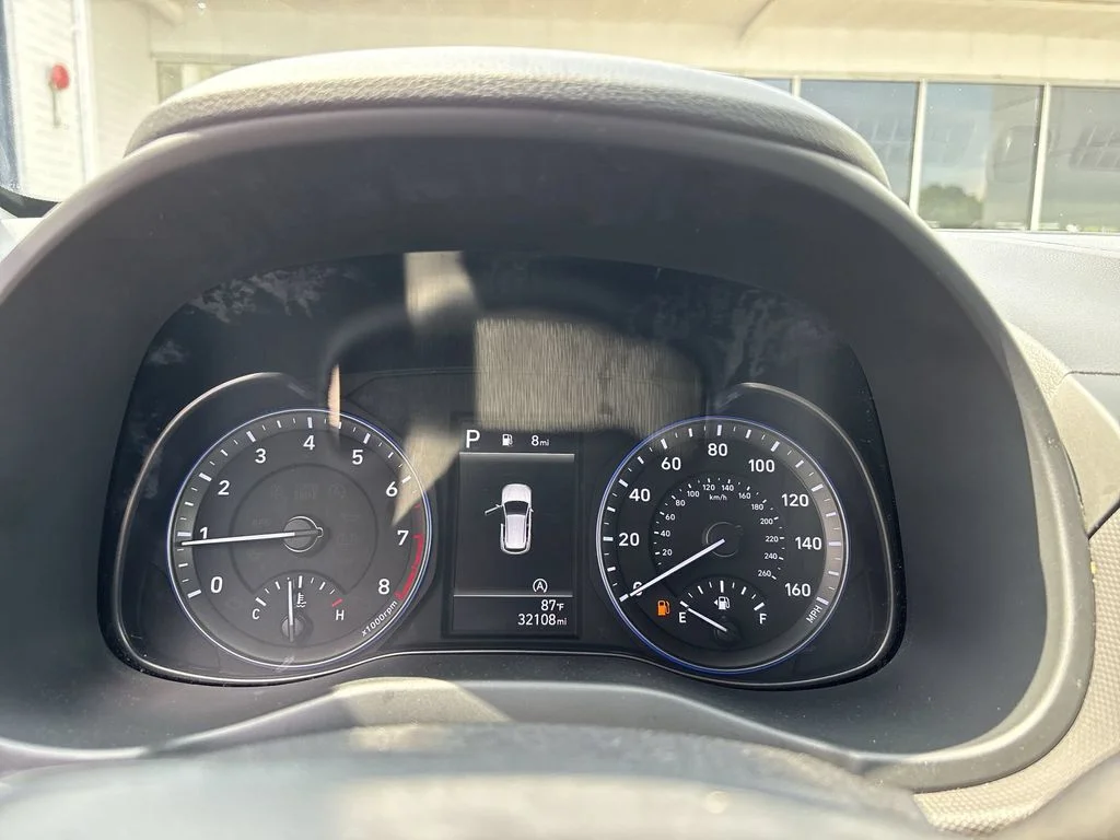 Used 2023 White Hyundai SEL image 10