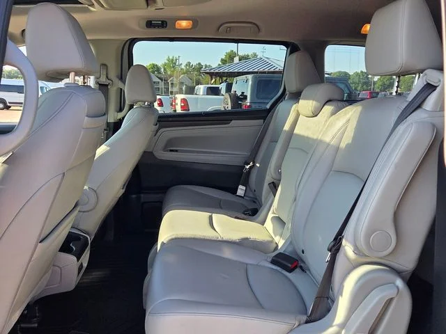 Used 2023  Honda Touring image 6