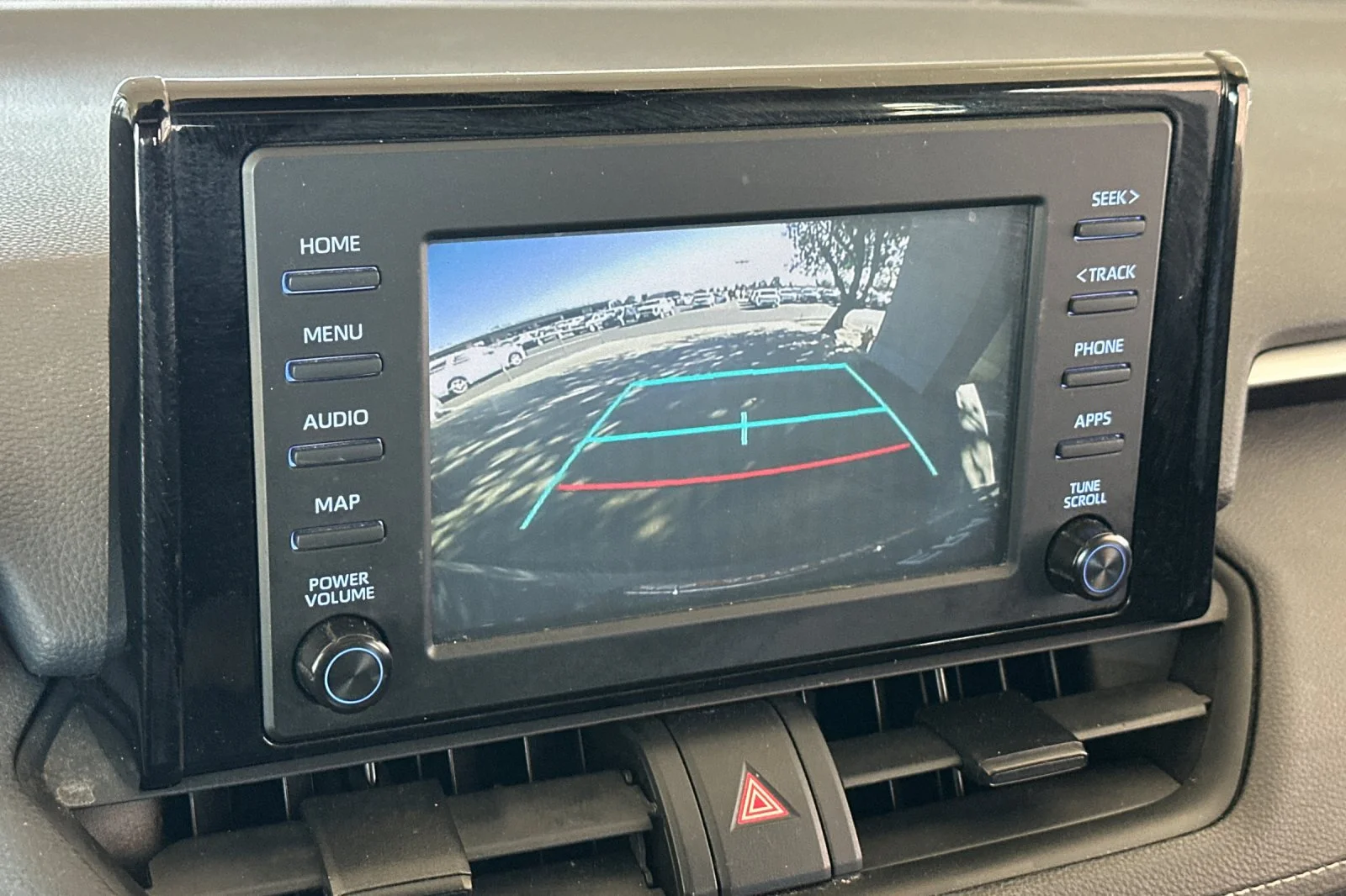 Used 2019 Silver Toyota XLE image 19