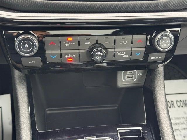 New 2026 Red Hot Pearlcoat Jeep Latitude Altitude image 21