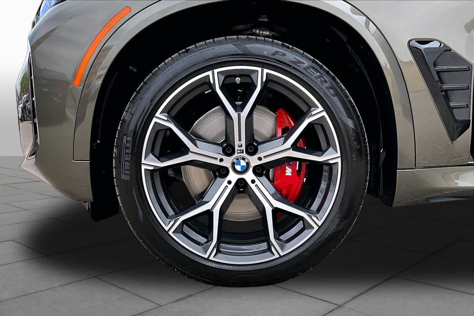 New 2026 Manhattan Green Metallic BMW xDrive40i image 11