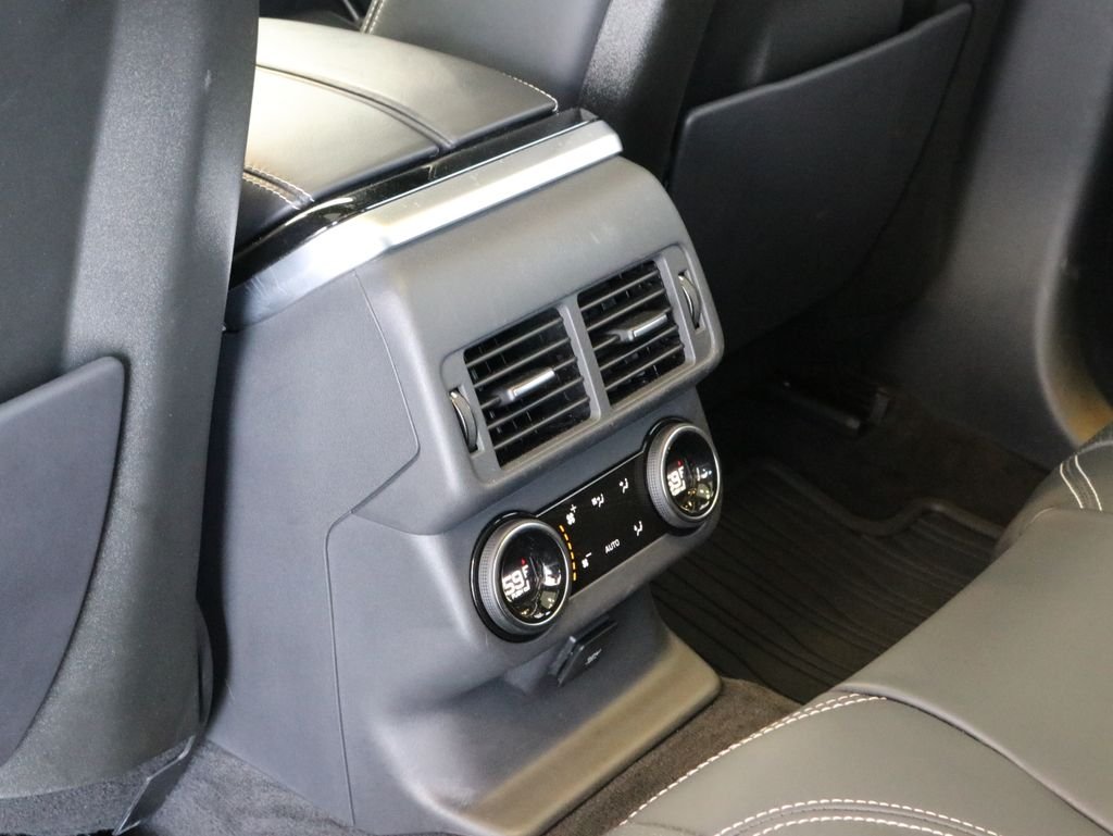 Used 2019 Red Land Rover HSE R-Dynamic image 33
