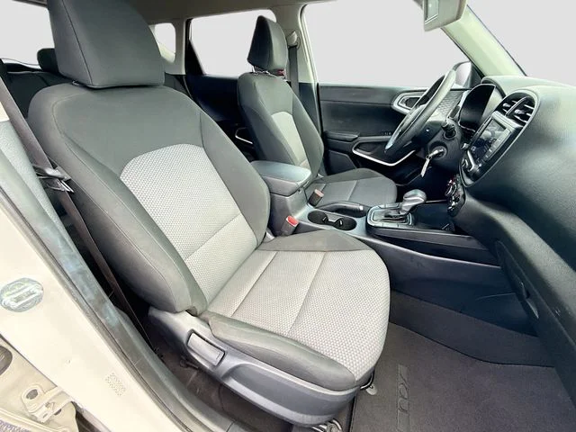 Used 2024 White Kia LX image 25