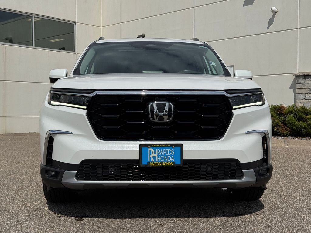 Used 2023 Honda Pilot Touring with VIN 5FNYG1H73PB049582 for sale in Coon Rapids, Minnesota