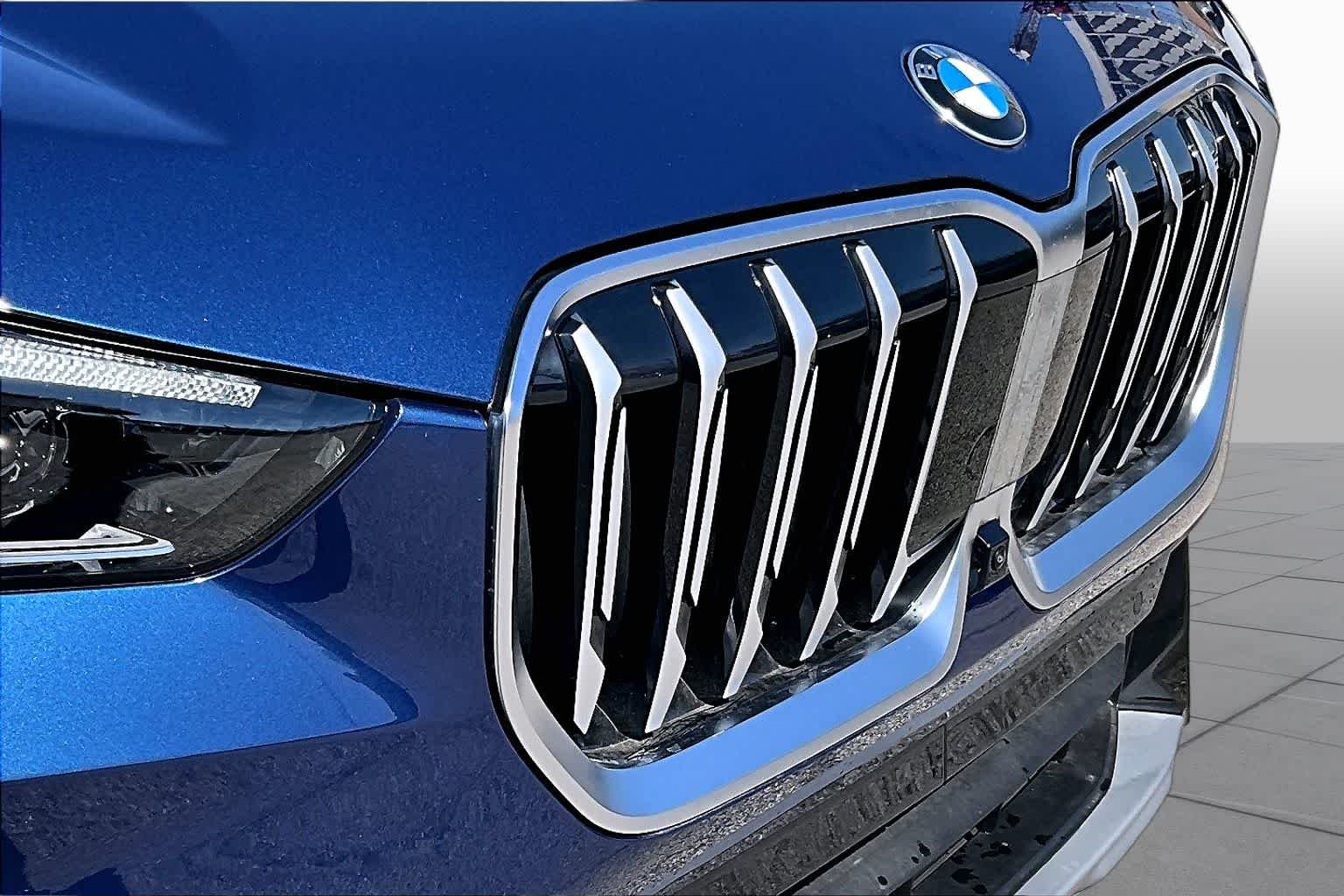 Used 2025 Phytonic Blue Metallic BMW xDrive28i image 29