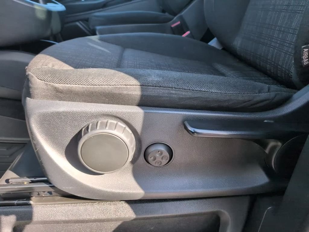 Used 2017  Mercedes-Benz Passenger image 16