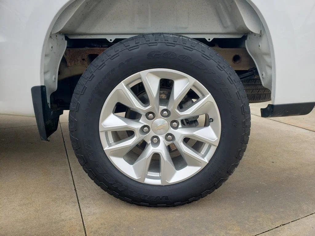 Used 2023 Summit White Chevrolet Custom image 24