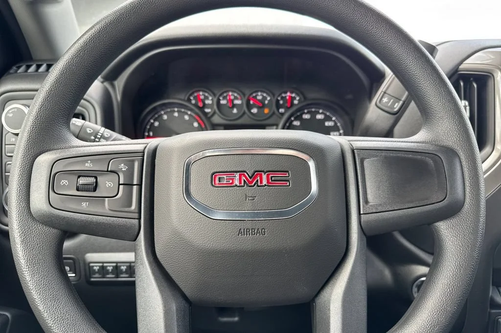 New 2026 Summit White GMC Pro image 18