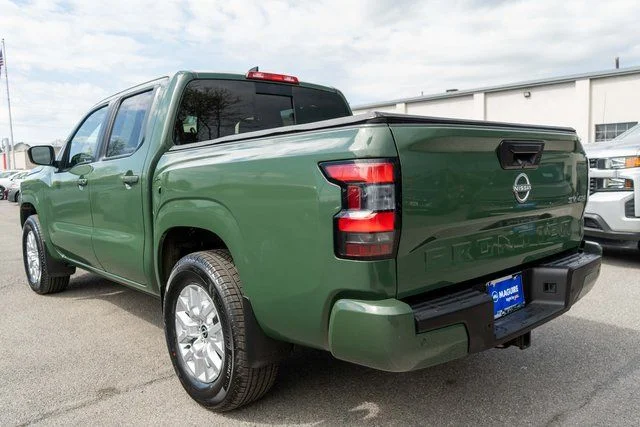 Used 2023 Green Nissan SV image 8