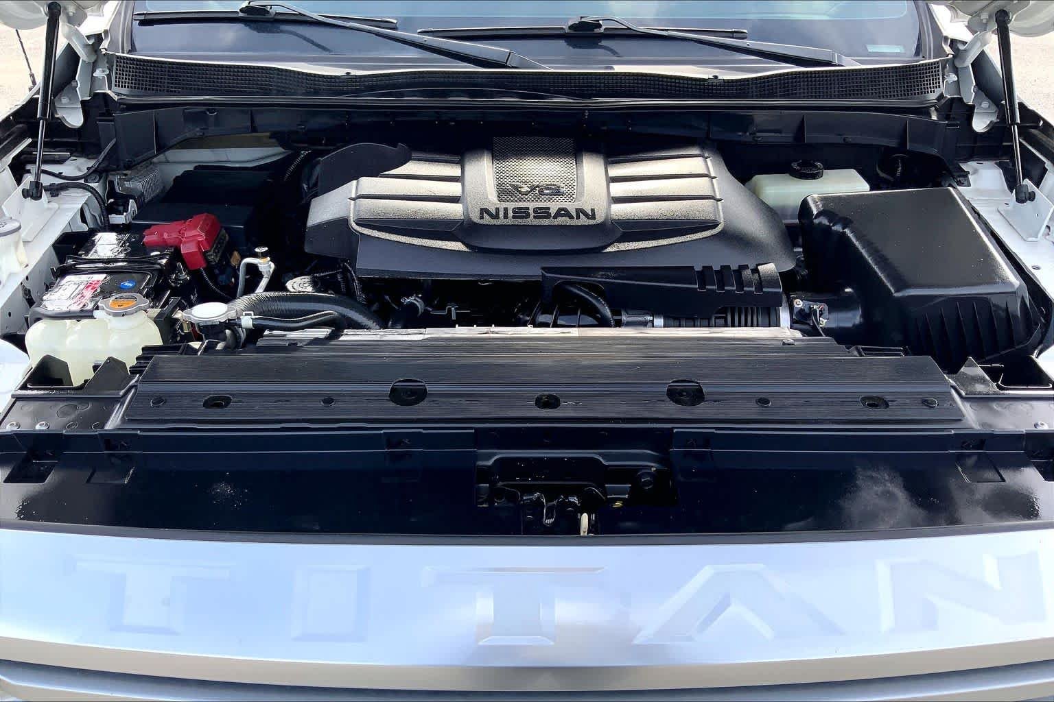 Used 2021 Pearl White Nissan Platinum Reserve image 31