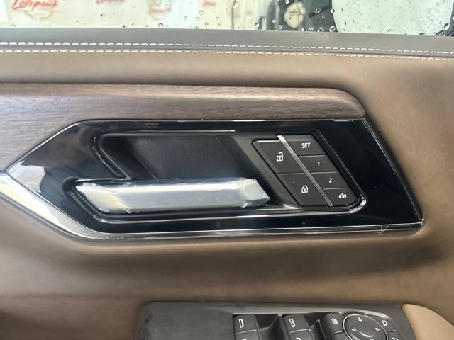 2026 GMC Yukon Denali Ultimate - Photo 5
