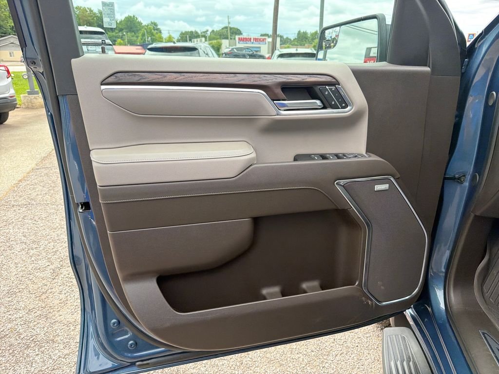 Used 2024 Blue GMC SLT image 12