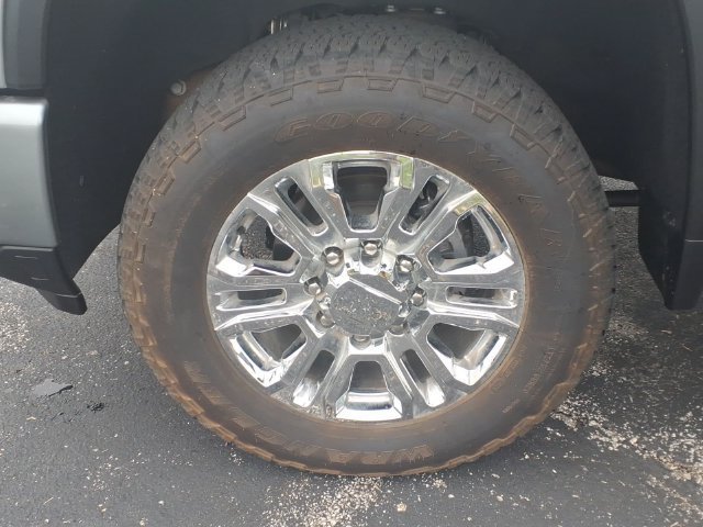 Used 2025 Sterling Gray Metallic Chevrolet High Country image 16