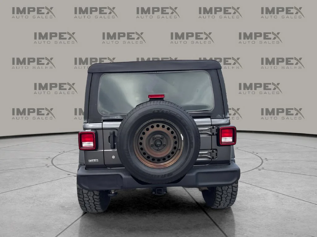 Used 2020 Gray Jeep Sport image 4