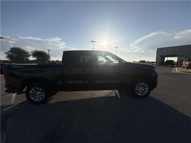 Used 2026 Black Chevrolet RST 4x4 Crew Cab 5.75 ft. box 147.4 in. WB image 8