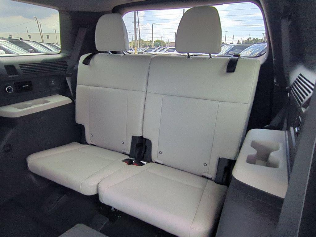 New 2027 Silver Hyundai Limited image 16
