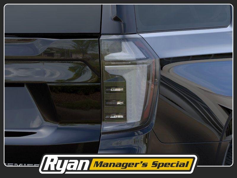 2025 Chevrolet Suburban Premier - Photo 11