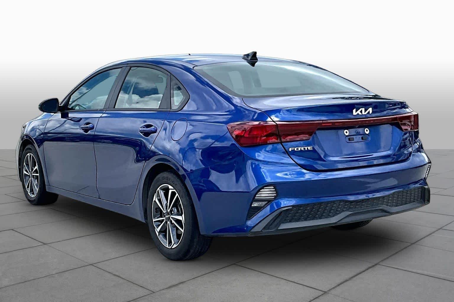 Used 2022 Deep Sea Blue Kia LXS image 10