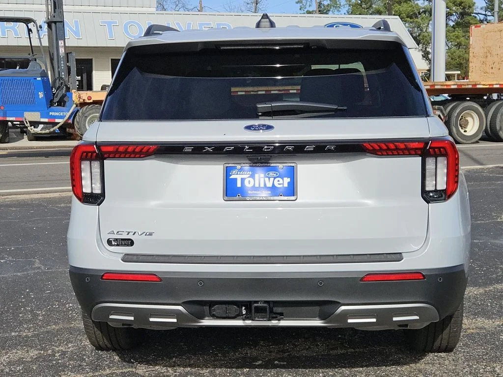 New 2026 Space White Metallic Ford Active image 8