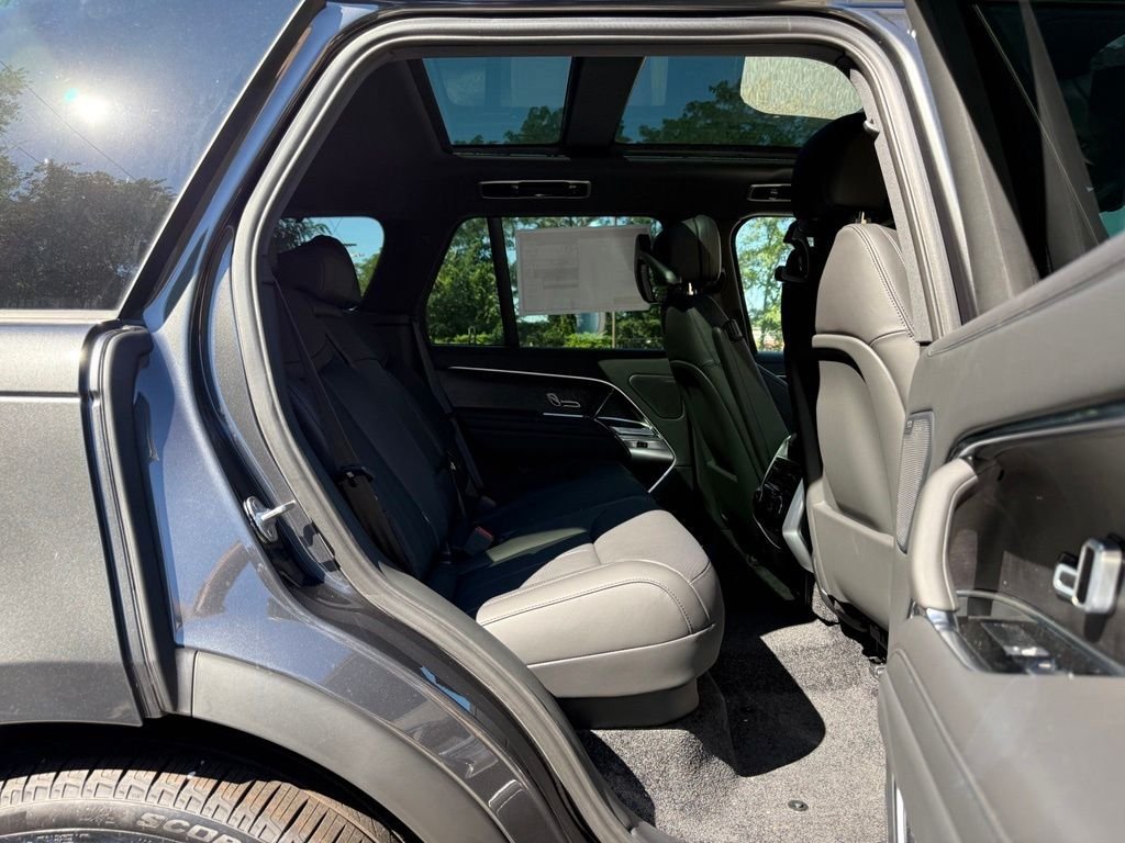 New 2026 Carpathian Grey LAND ROVER SE image 15