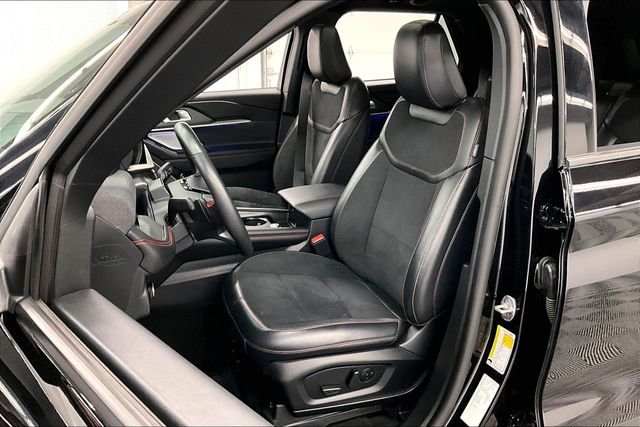 2025 Ford Explorer ST - Photo 24
