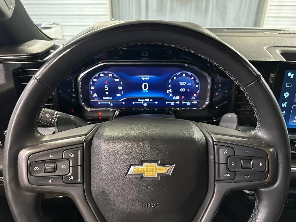 Certified Used 2025 Iridescent Pearl Tricoat Chevrolet High Country image 11
