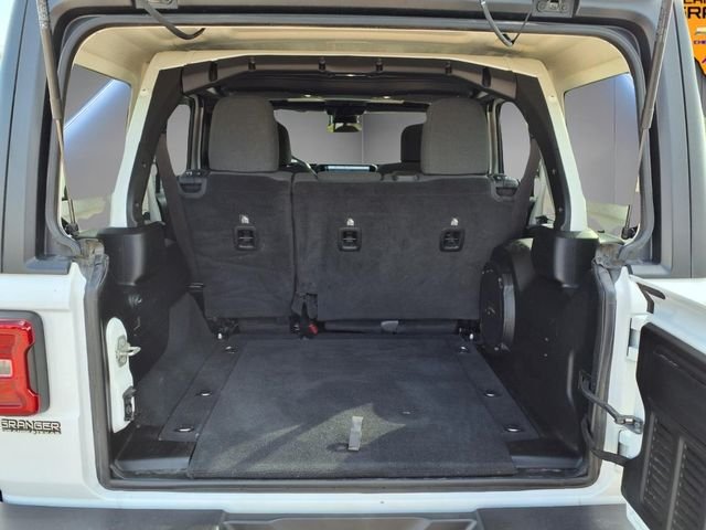 Used 2024 White Jeep Sahara image 9