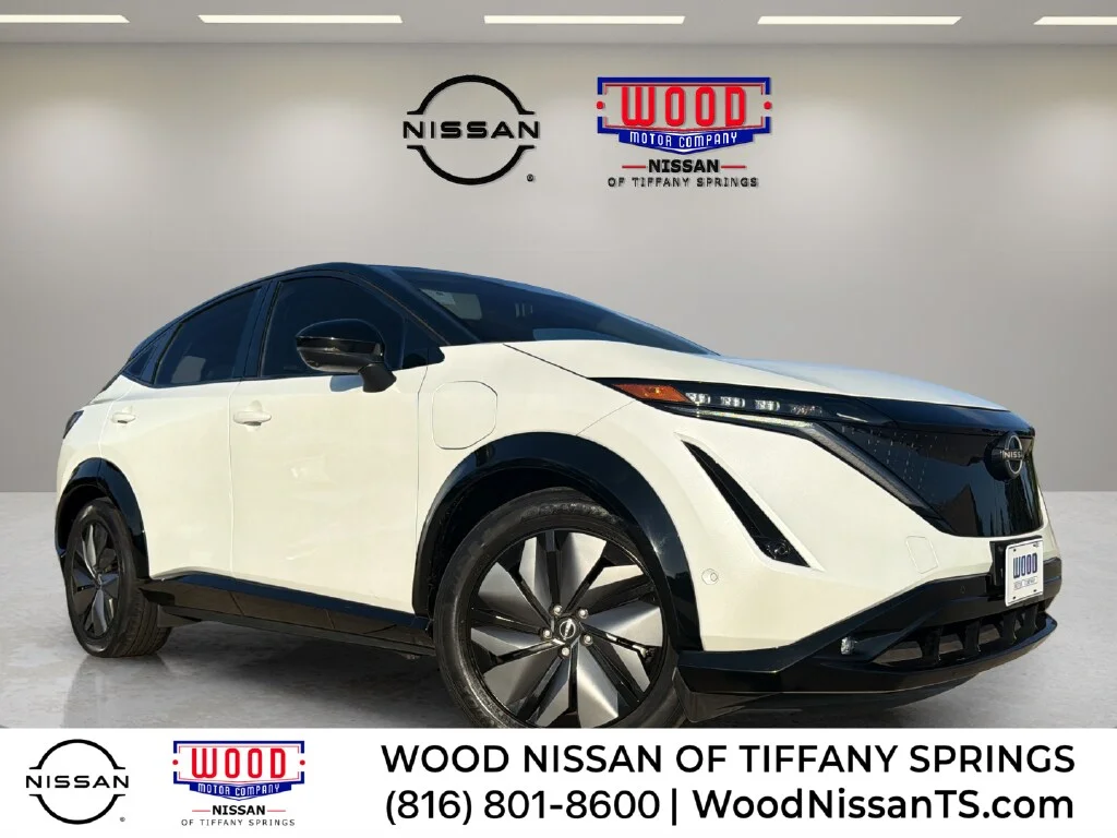 Certified Used 2023 Everest White Pearl Tricoat Black Diamond Pearl Nissan Platinum+ e-4orce image 1