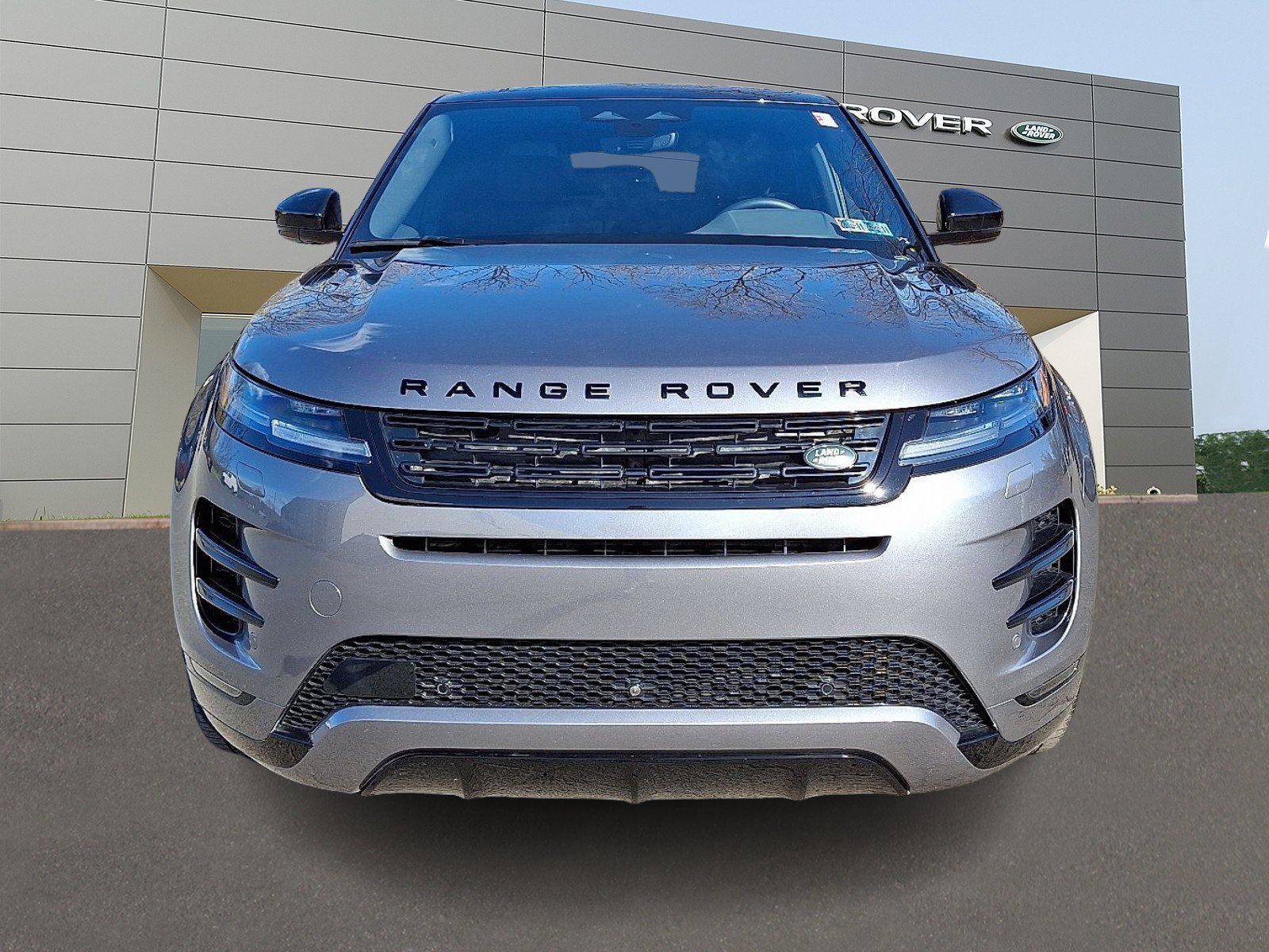 Certified Used 2026 Eiger Grey Metallic - 1DF Land Rover Dynamic SE image 8