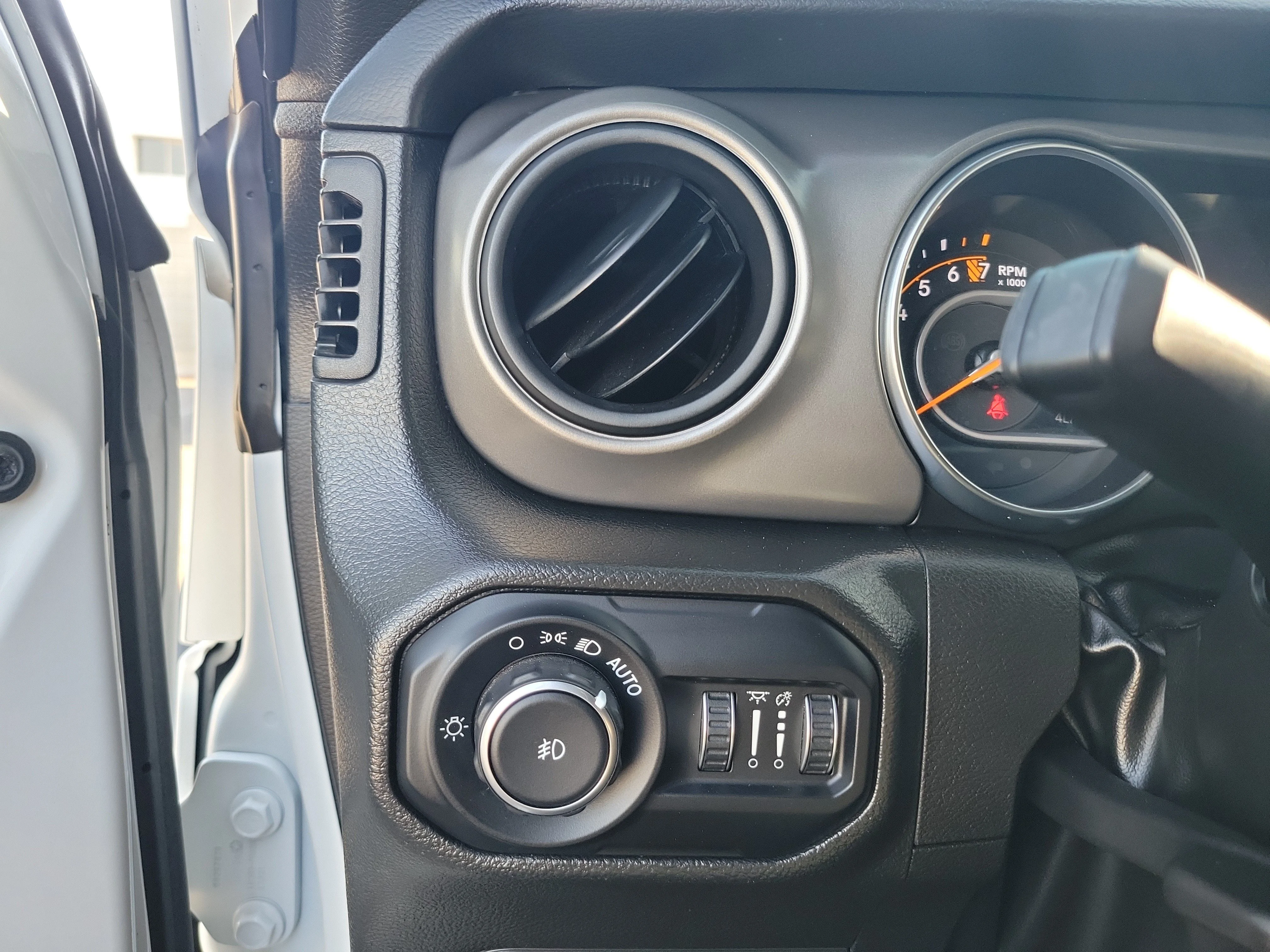 Used 2022 White Jeep Unlimited High Tide image 24
