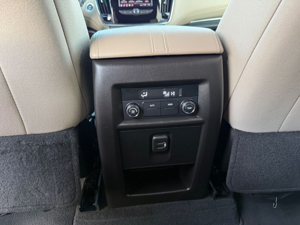 Used 2022 White Chevrolet LS image 29