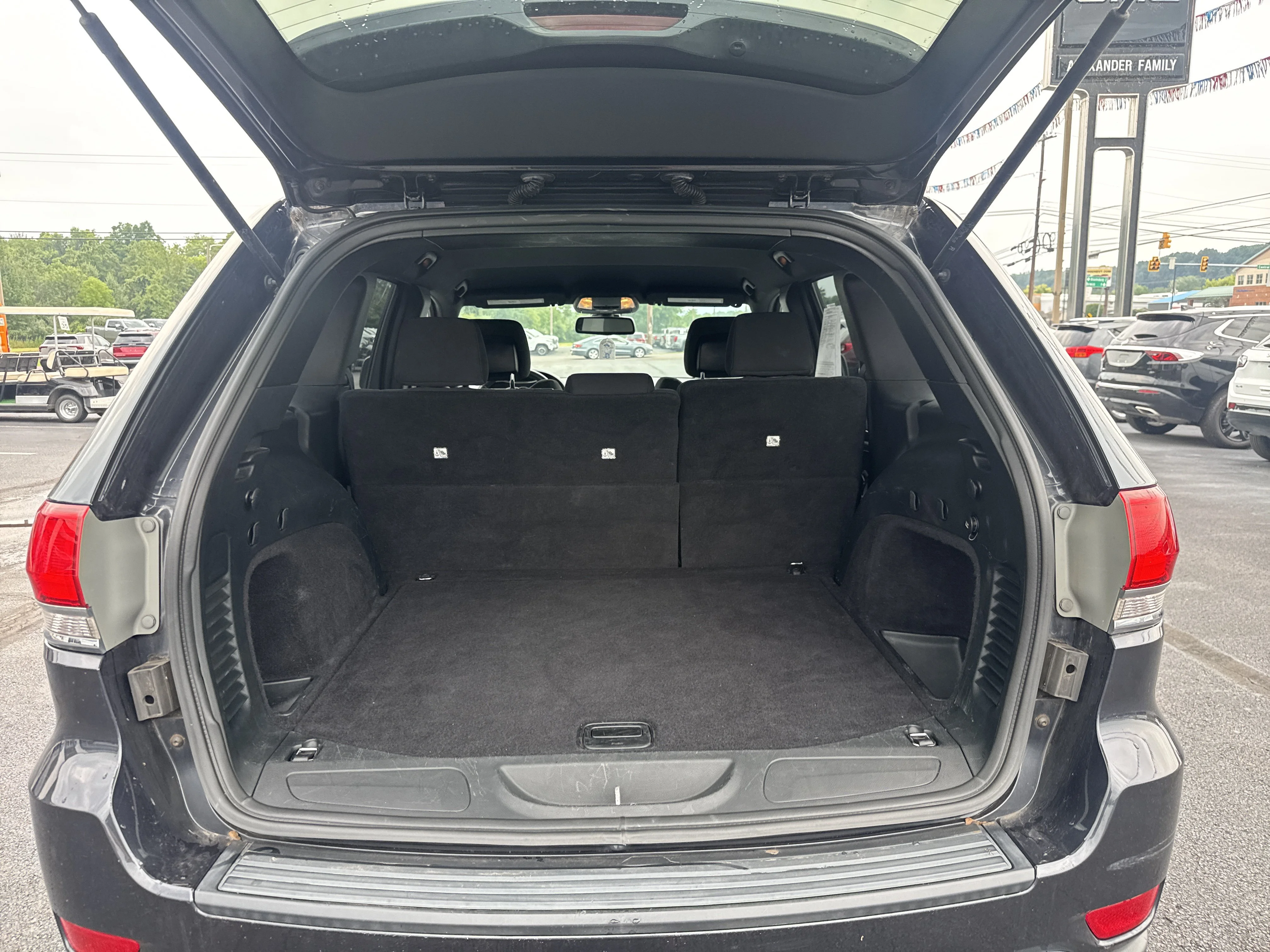 Used 2014 Maximum Steel Metallic Clearcoat Jeep Laredo image 5
