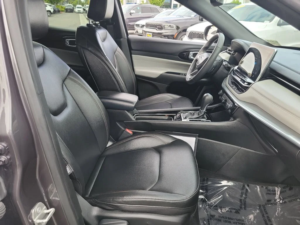 Used 2024 Gray Jeep Limited image 17