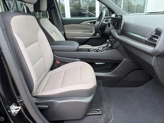 2025 Chevrolet Traverse LT - Photo 16