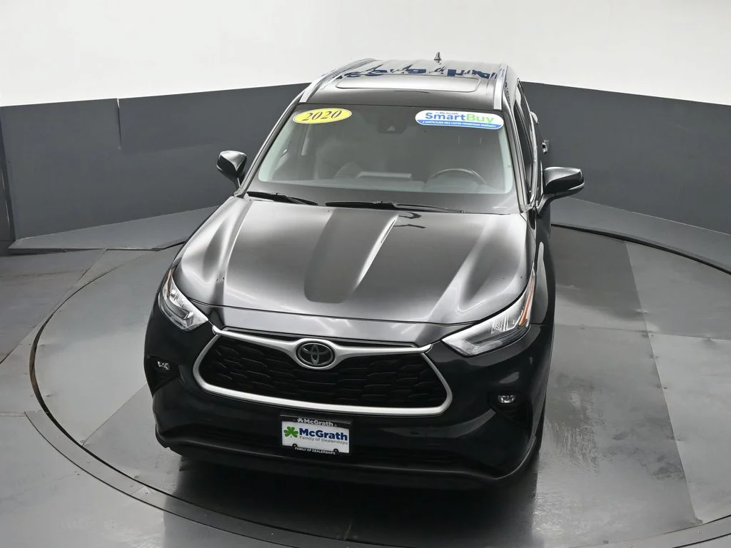 Certified Used 2020 Black Toyota XLE image 30