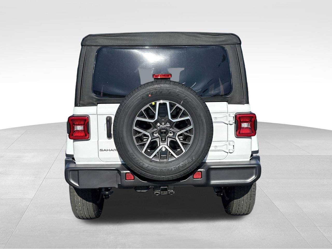 New 2026 Bright White Clear-Coat Exterior Paint Jeep Sahara image 20