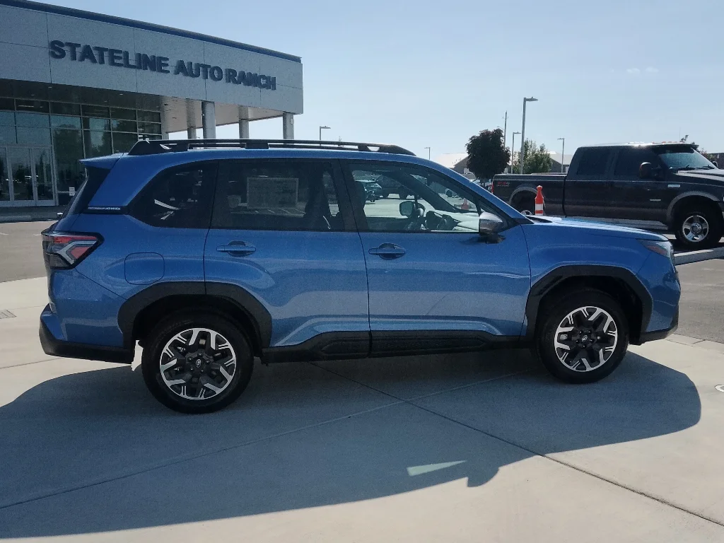 New 2026 DAYBREAK BLUE PEARL Subaru Premium image 2