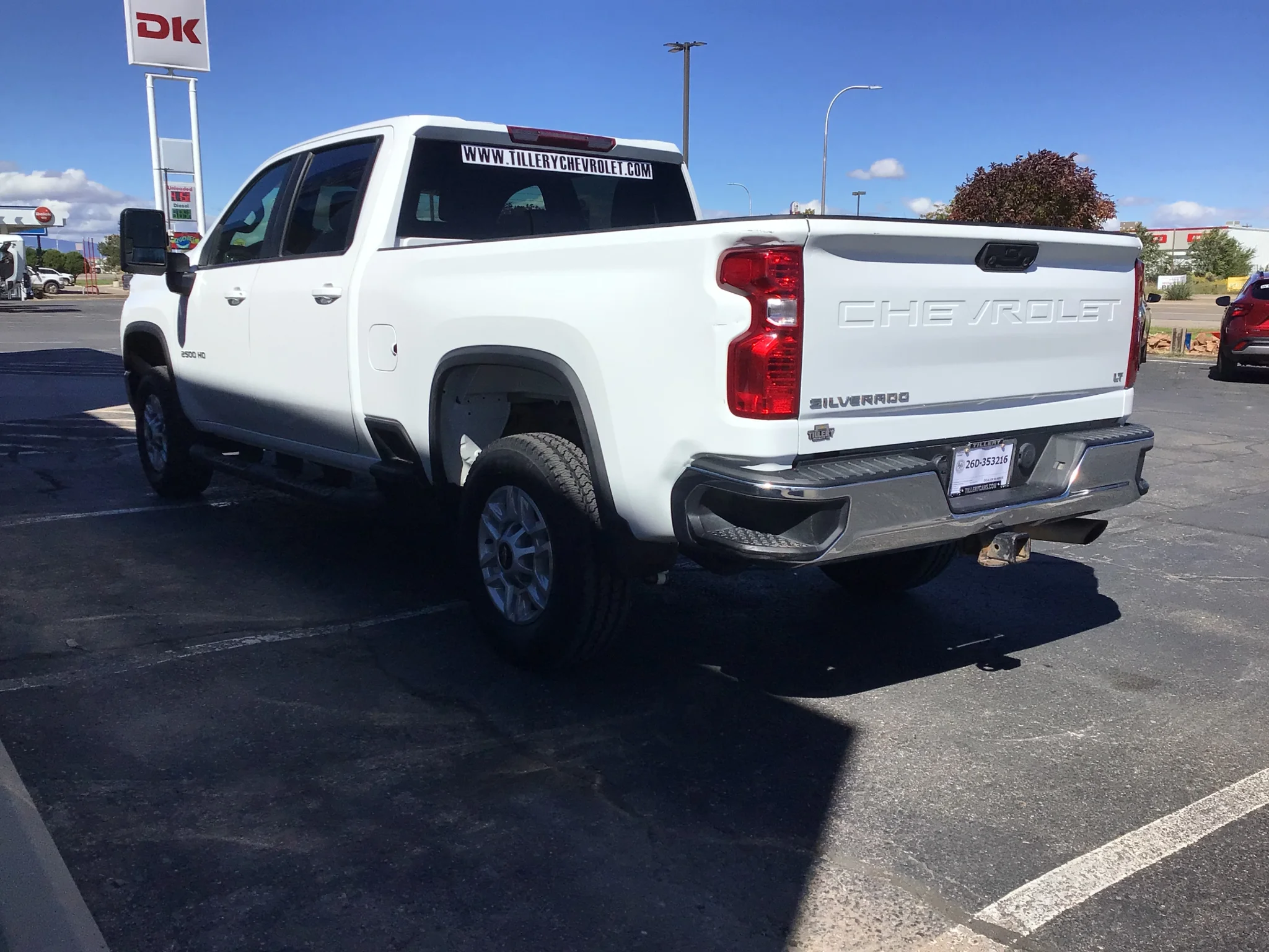Used 2022 SUMMIT WHITE Chevrolet LT image 4