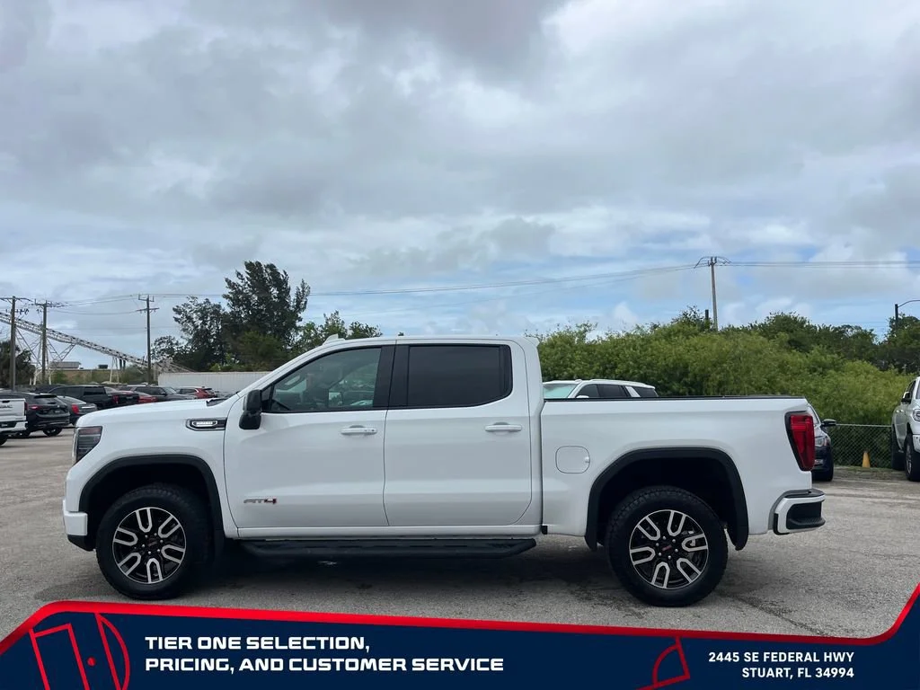 Used 2025 Summit White GMC AT4 image 4