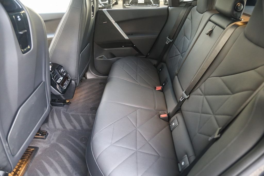 2025 BMW iX 50 - Photo 13