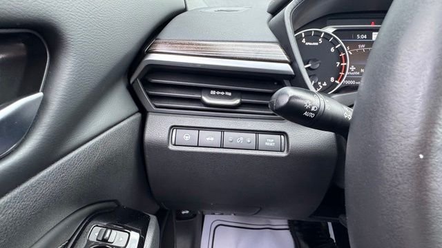 Used 2022 Gun Metallic Nissan 2.5 SL image 24