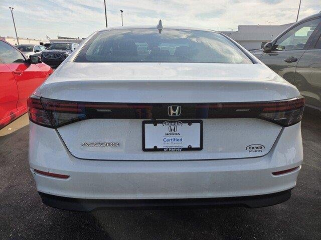 Used 2023 Platinum White Pearl Honda EX image 5