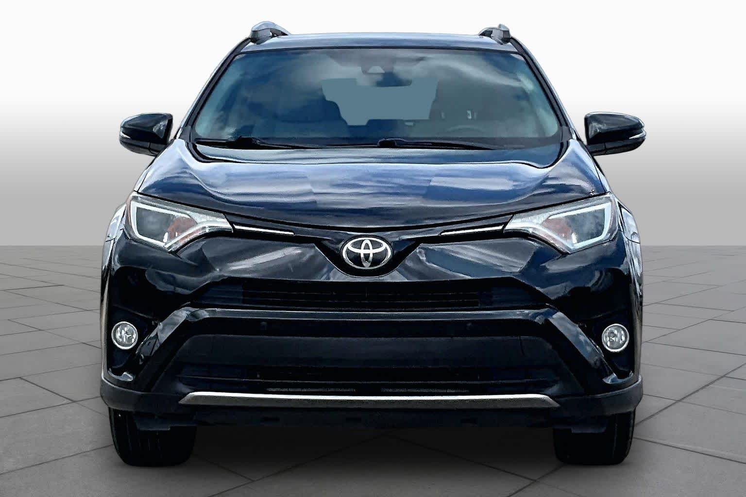 Used 2018 Black Toyota XLE image 4