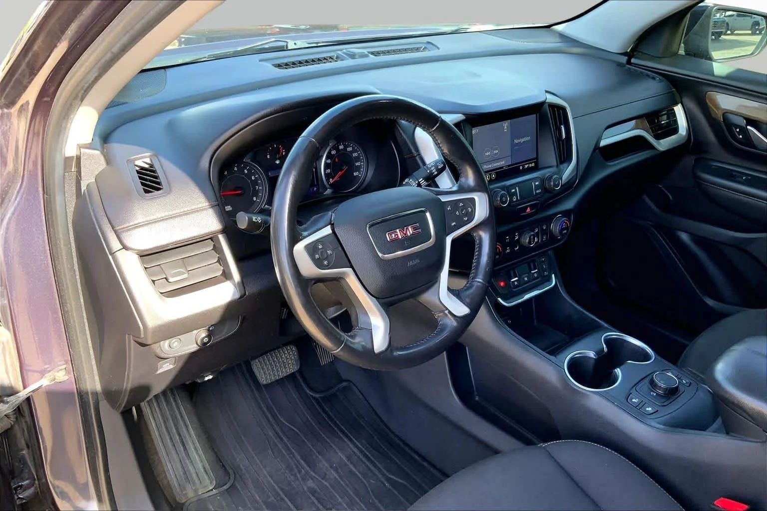 Used 2019 BLUE STEEL METALLIC GMC SLE image 17