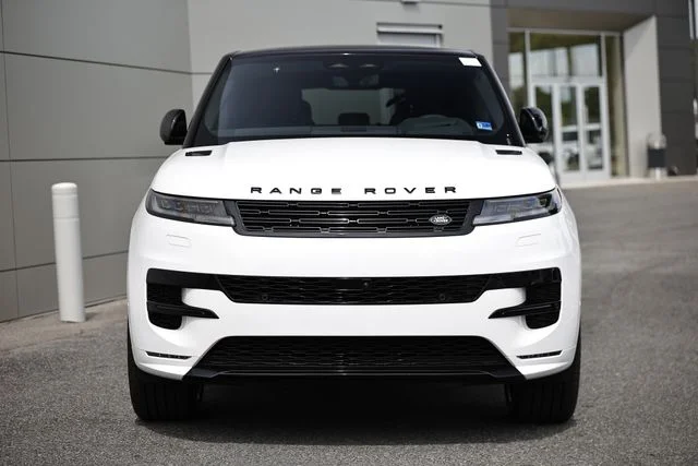 New 2026 Ostuni Pearl White Land Rover Dynamic SE image 17