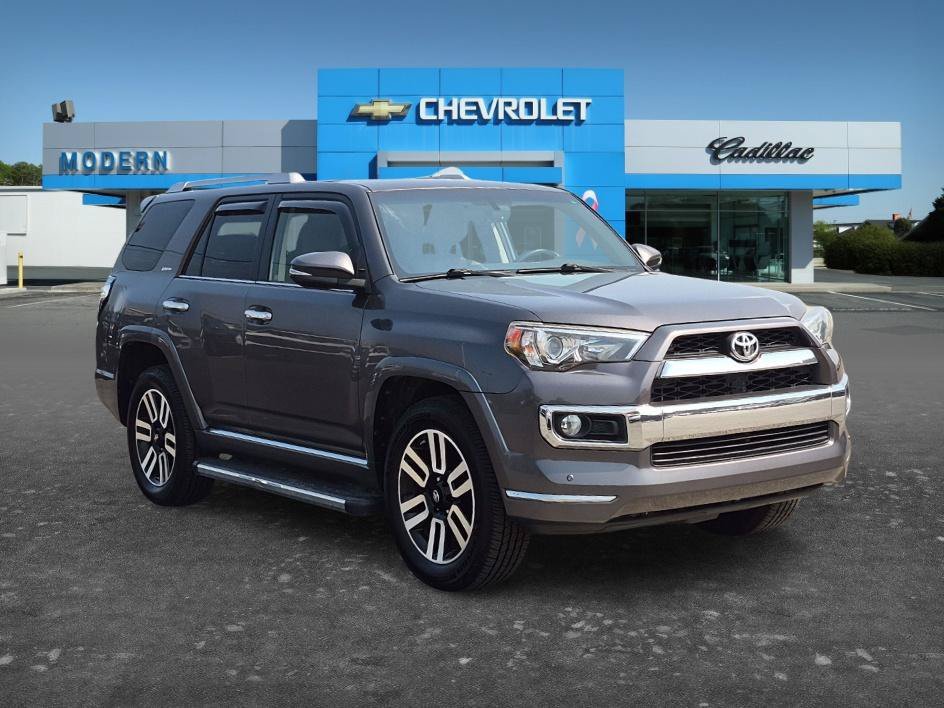 Used 2018 Magnetic Gray Metallic Toyota Limited image 7