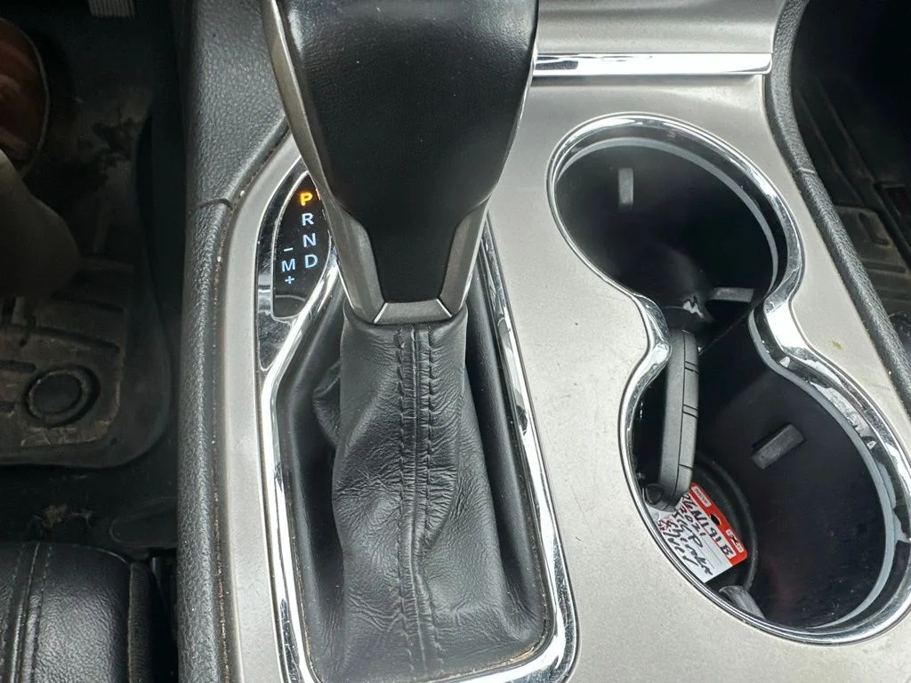 Used 2021 Silver Jeep Limited image 21