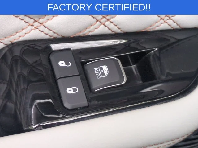Used 2022 Gray Jeep Summit 4xe image 31