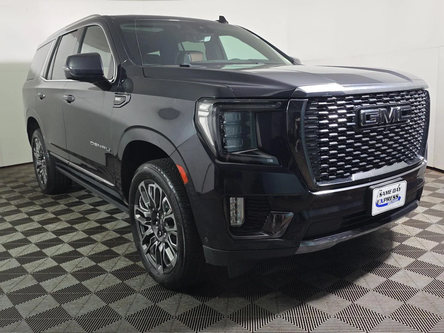 Used 2023 Titanium Rush Metallic GMC Denali Ultimate image 9